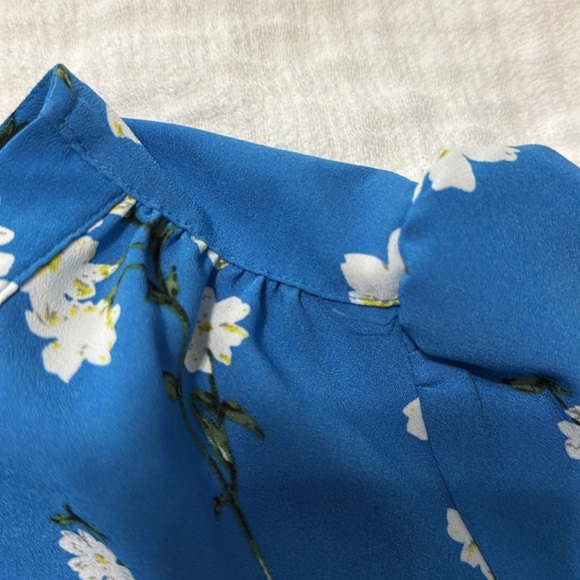 Hilary Radley Blouse. Blue with white flowers. Cornflower blue. - Picture 3 of 6